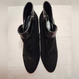 Vince Camuto Larmana Leather Side-Zip Bootie - Black Womens SZ:10m